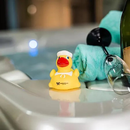 With Hot Tub And Sauna Sabina بيت للعطل *