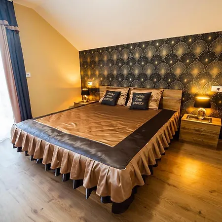 With Hot Tub And Sauna Sabina بيت للعطل *