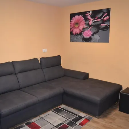 With Hot Tub And Sauna Sabina Ferienhaus