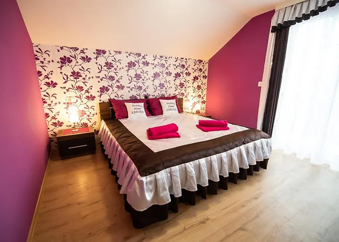 With Hot Tub And Sauna Sabina Prázdninový dům Rovte