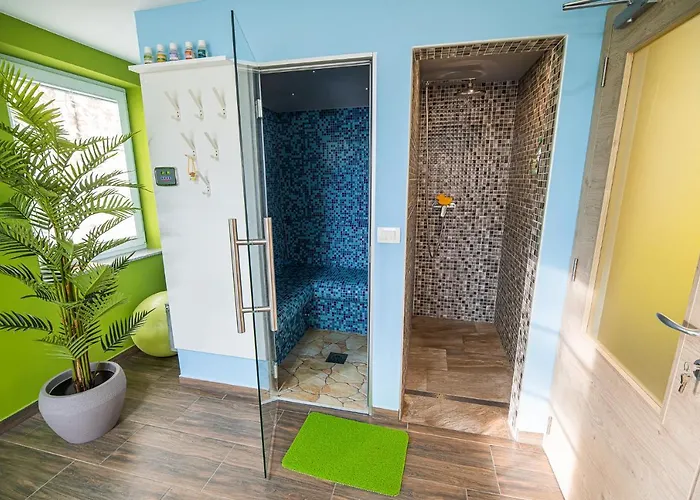 With Hot Tub And Sauna Sabina Prázdninový dům Rovte