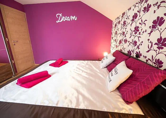 With Hot Tub And Sauna Sabina Prázdninový dům Rovte