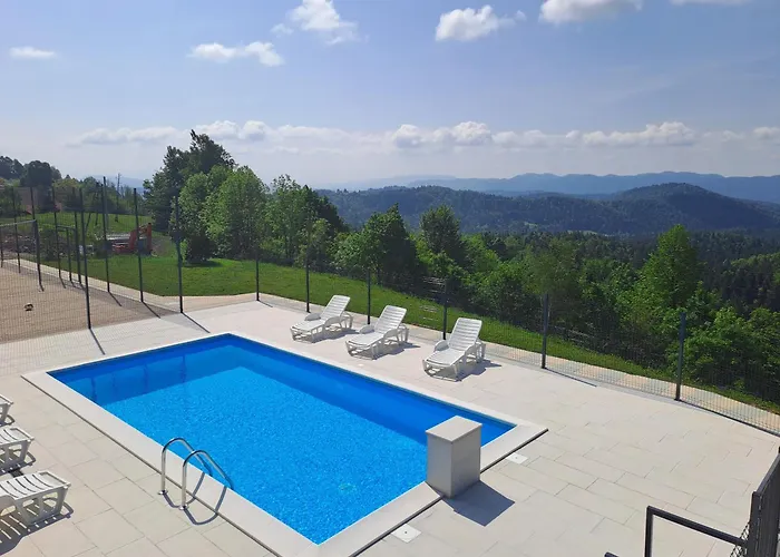 With Hot Tub And Sauna Sabina