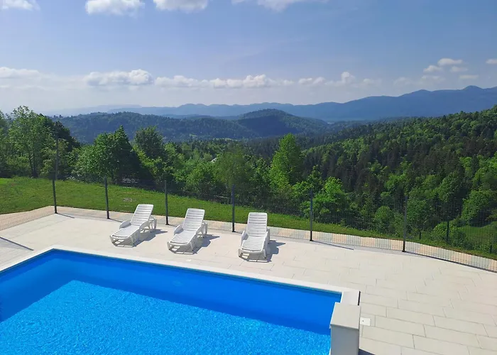 With Hot Tub And Sauna Sabina Prázdninový dům Rovte