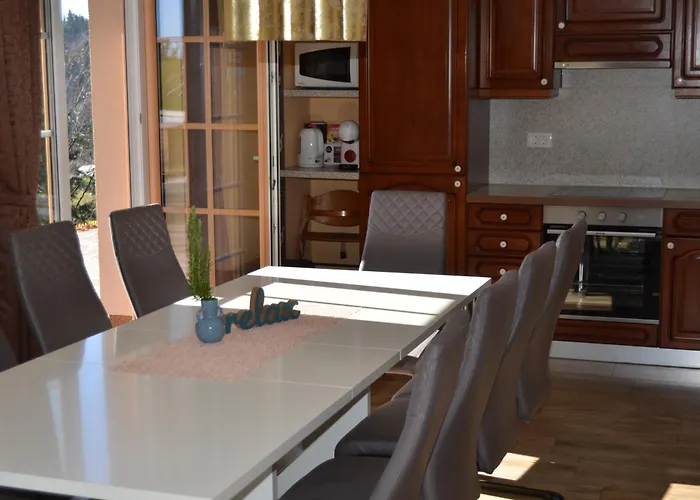 With Hot Tub And Sauna Sabina Prázdninový dům